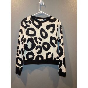 Painted Threads Women's Pullover Top Size Small Black & White Animal Print